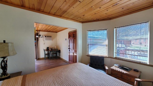 Kernville Inn image 111